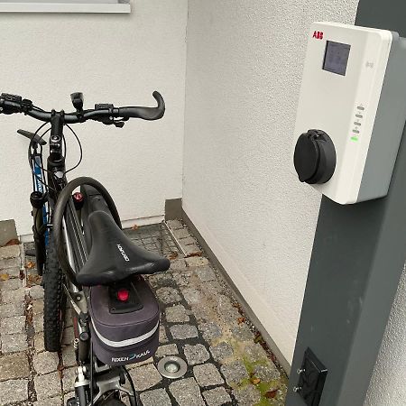 Attika Ferienwohnung In Freiburg -Gundelfingen Mit Grosser Dachterrasse Kültér fotó