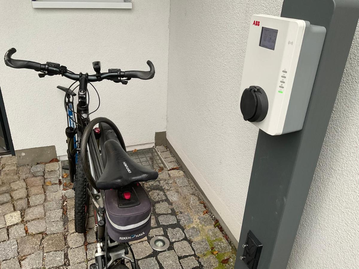 Attika Ferienwohnung In Freiburg -Gundelfingen Mit Grosser Dachterrasse Kültér fotó