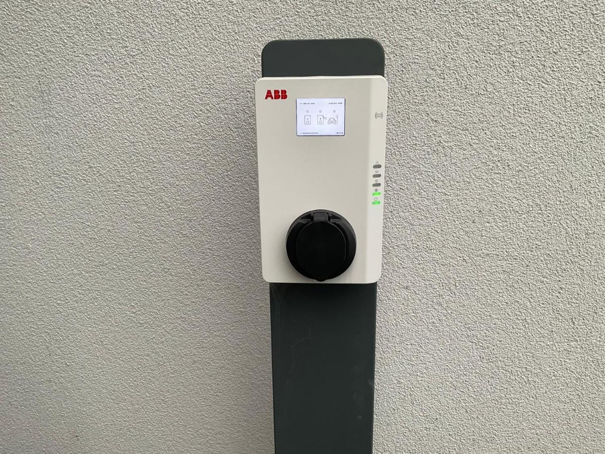 Attika Ferienwohnung In Freiburg -Gundelfingen Mit Grosser Dachterrasse Kültér fotó